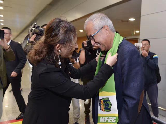 日本美女露尿口
